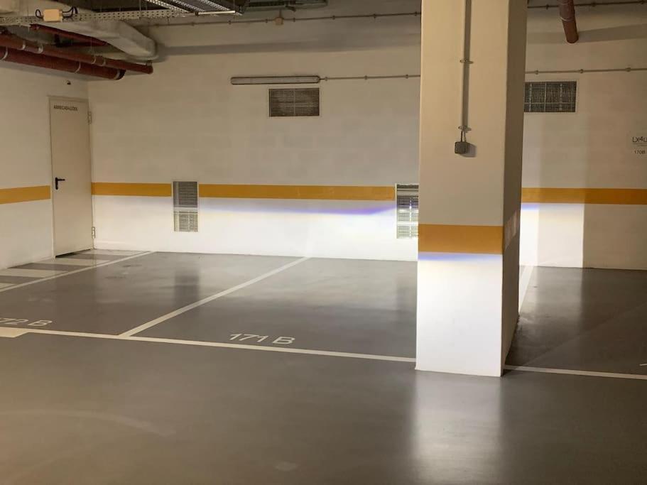 Mm2 Center * Baixa/rossio * Castle View * Parking! Apartamento *