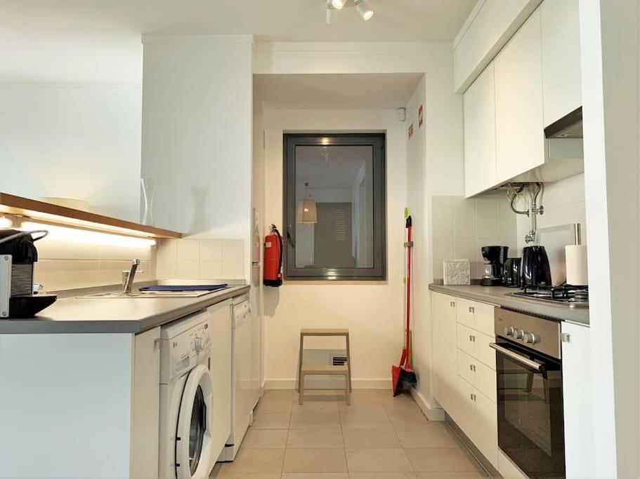 Mm2 Center * Baixa/rossio * Castle View * Parking! Apartamento
